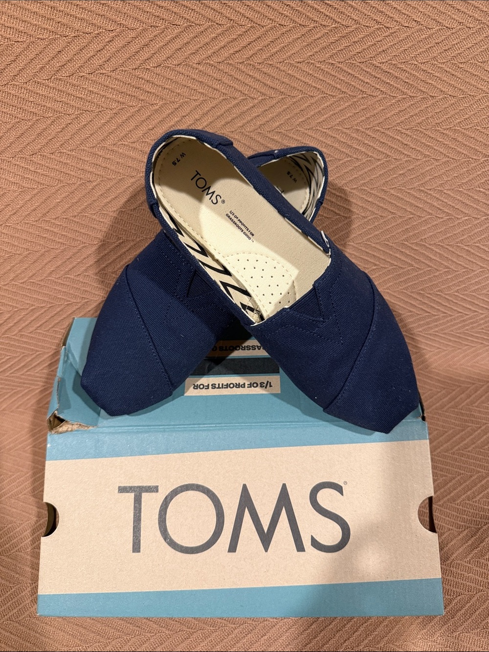 Women’s Toms Navy Canvas Slip-On Espadrilles 7.5